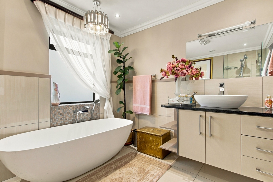 6 Bedroom Property for Sale in Boskloof Eco Estate Western Cape